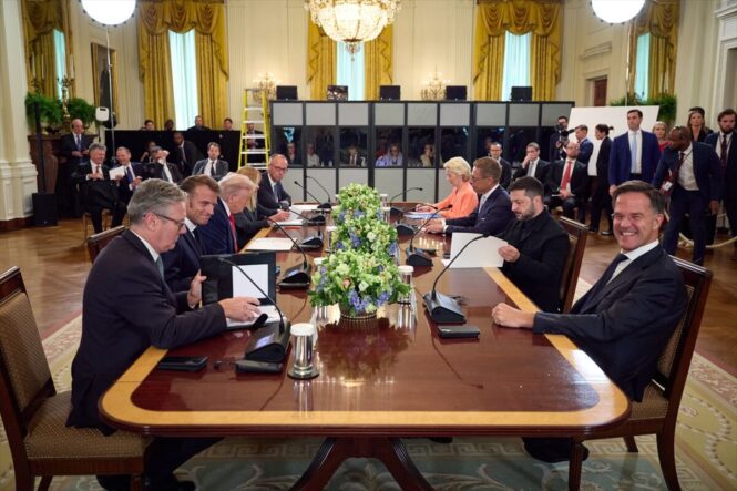 AA-20250819-38865189-38865186-ABD_BASKANI_TRUMP_BEYAZ_SARAYDA_ZELENSKIY_VE_AVRUPALI_LIDERLERLE_BIR_ARAYA_GELDI