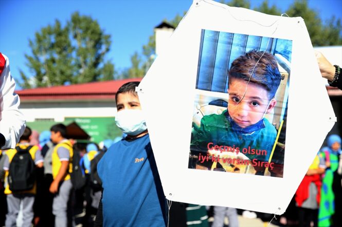 AA-20250913-39099188-39099181-COCUKLAR_UCURTMALARINI_ILIK_NAKLI_OLAN_SIRAC_ICIN_UCURDU