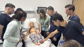 AA-20250919-39160426-39160419-TIP_OGRENCILERI_VAKAYA_MUDAHALE_BECERILERINI_SIMULASYONLA_GELISTIRIYOR