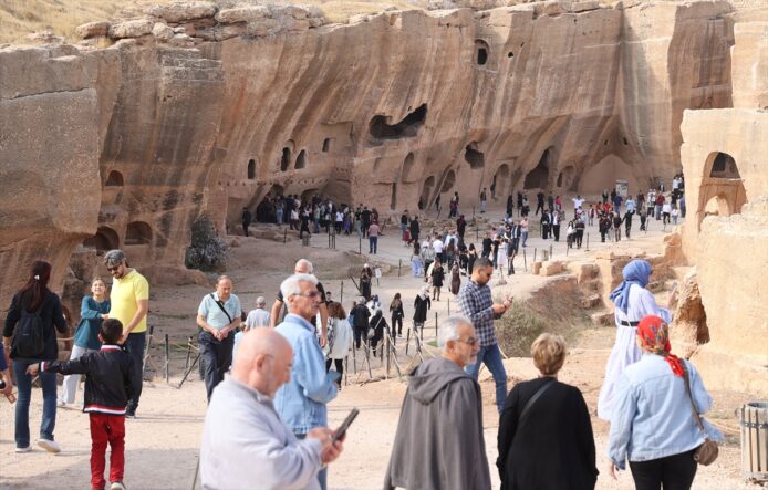 MARDİN’E ZİYARETÇİ AKINI