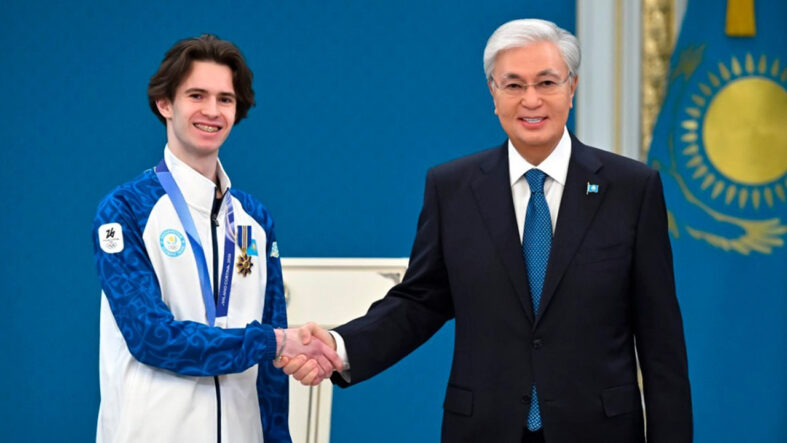 KAZAKİSTAN BUZ PATENİ