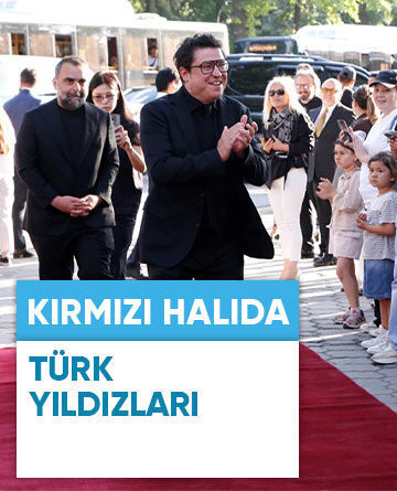 KIRMIZI HALIDA TÜRK YILDIZLARI