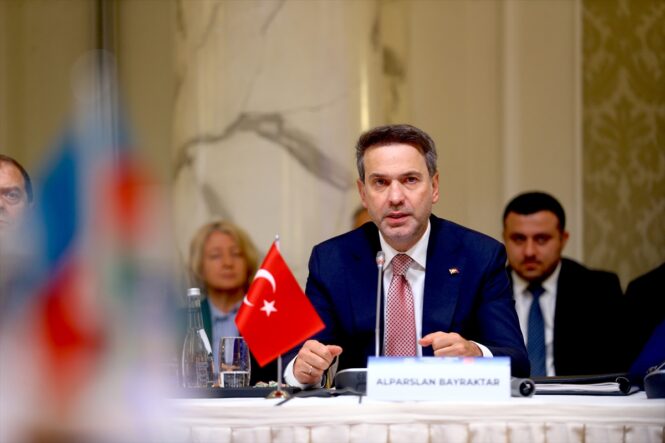 AA-20260911-42441720-42441717-BAKAN_BAYRAKTAR_AZERBAYCAN_ILE_ELEKTRIK_BAGLANTILARININ_GELISTIRILMESI_ICIN_CALISMALARIN_SURDUGUNU_SOYLEDI