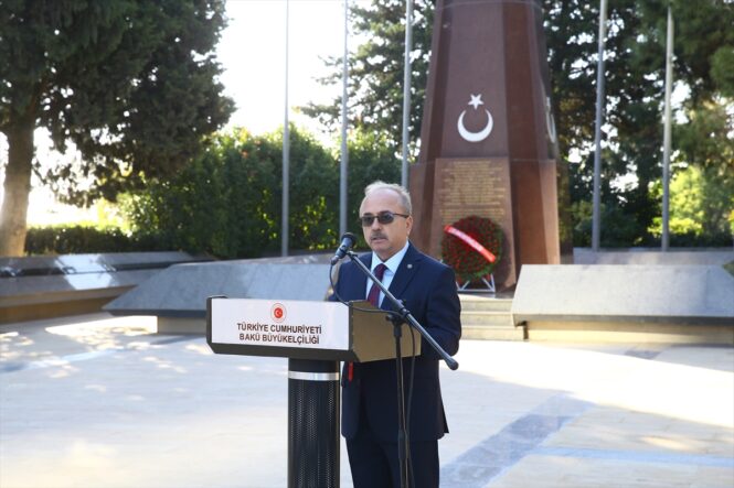 AA-20260915-42471884-42471880-BAKUNUN_KURTULUSUNUN_108_YIL_DONUMU_DOLAYISIYLA_TURK_SEHITLIGINDE_TOREN_DUZENLENDI