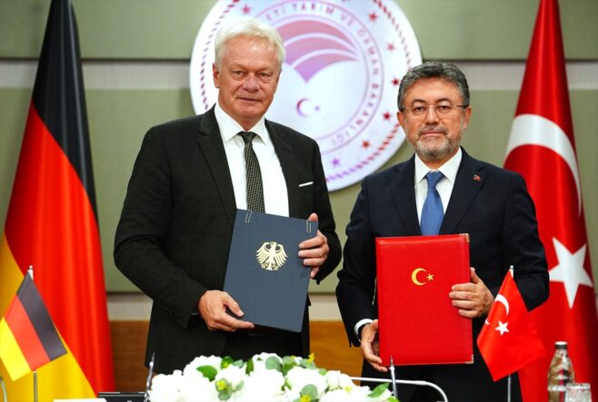 AA-20260916-42483942-42483929-TURKIYE_ILE_ALMANYA_ARASINDA_TARIM_VE_GIDA_SEKTORLERINDE_ISBIRLIGI_ICIN_ORTAK_NIYET_BEYANI_IMZALANDI