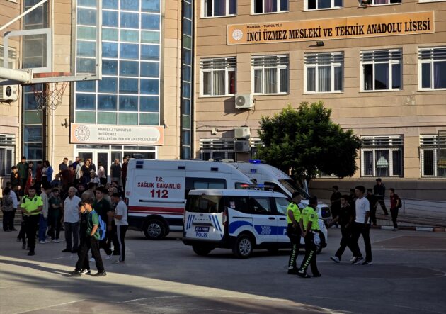 AA-20260922-42534999-42534998-MANISADA_OKUL_YAKININDA_SILAHLA_ATES_ACILMASI_IHBARINA_EKIPLER_SEVK_EDILDI